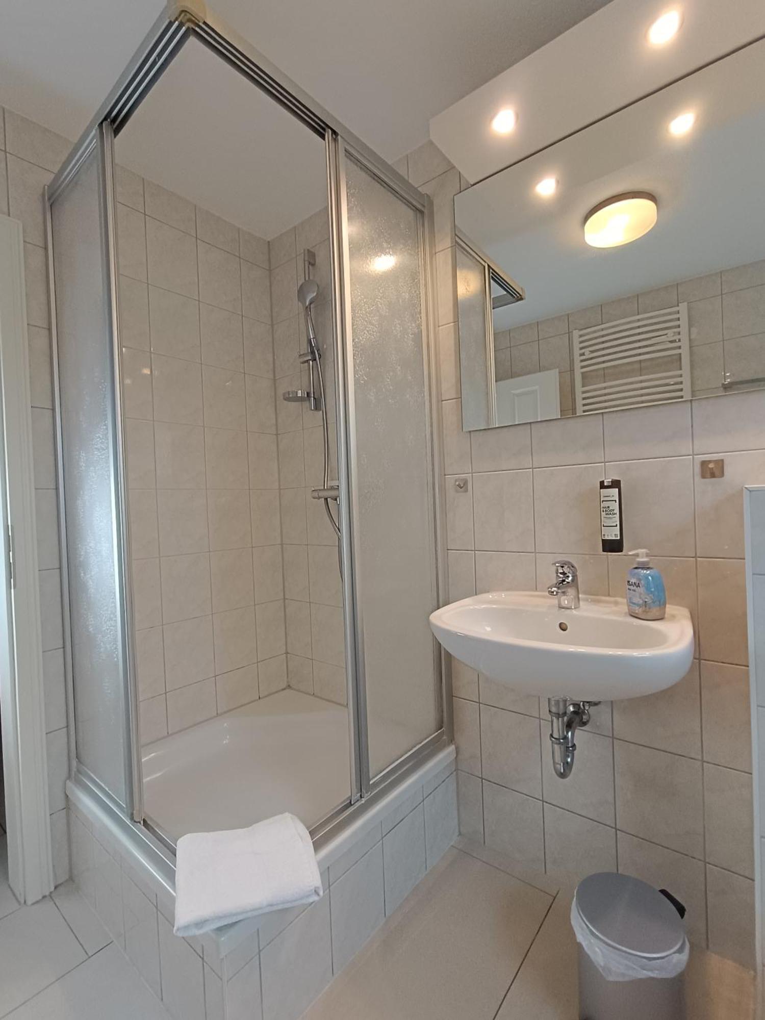 Haus Nemo - Appartement 5, Gemuetliches Appartement Mit Strandkorb, Strandnah 50 M Ostseebad Heringsdorf Exterior foto