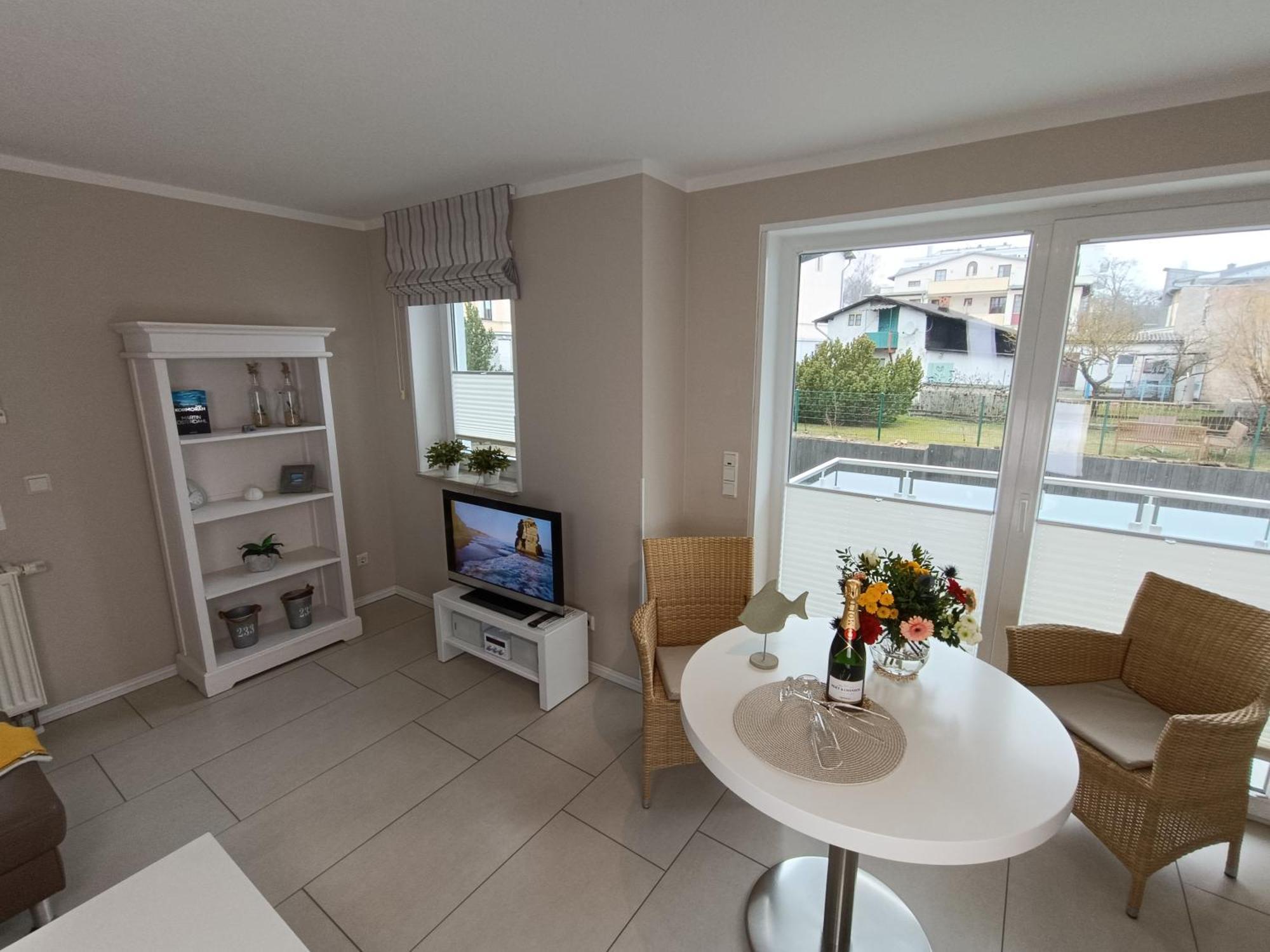 Haus Nemo - Appartement 5, Gemuetliches Appartement Mit Strandkorb, Strandnah 50 M Ostseebad Heringsdorf Exterior foto