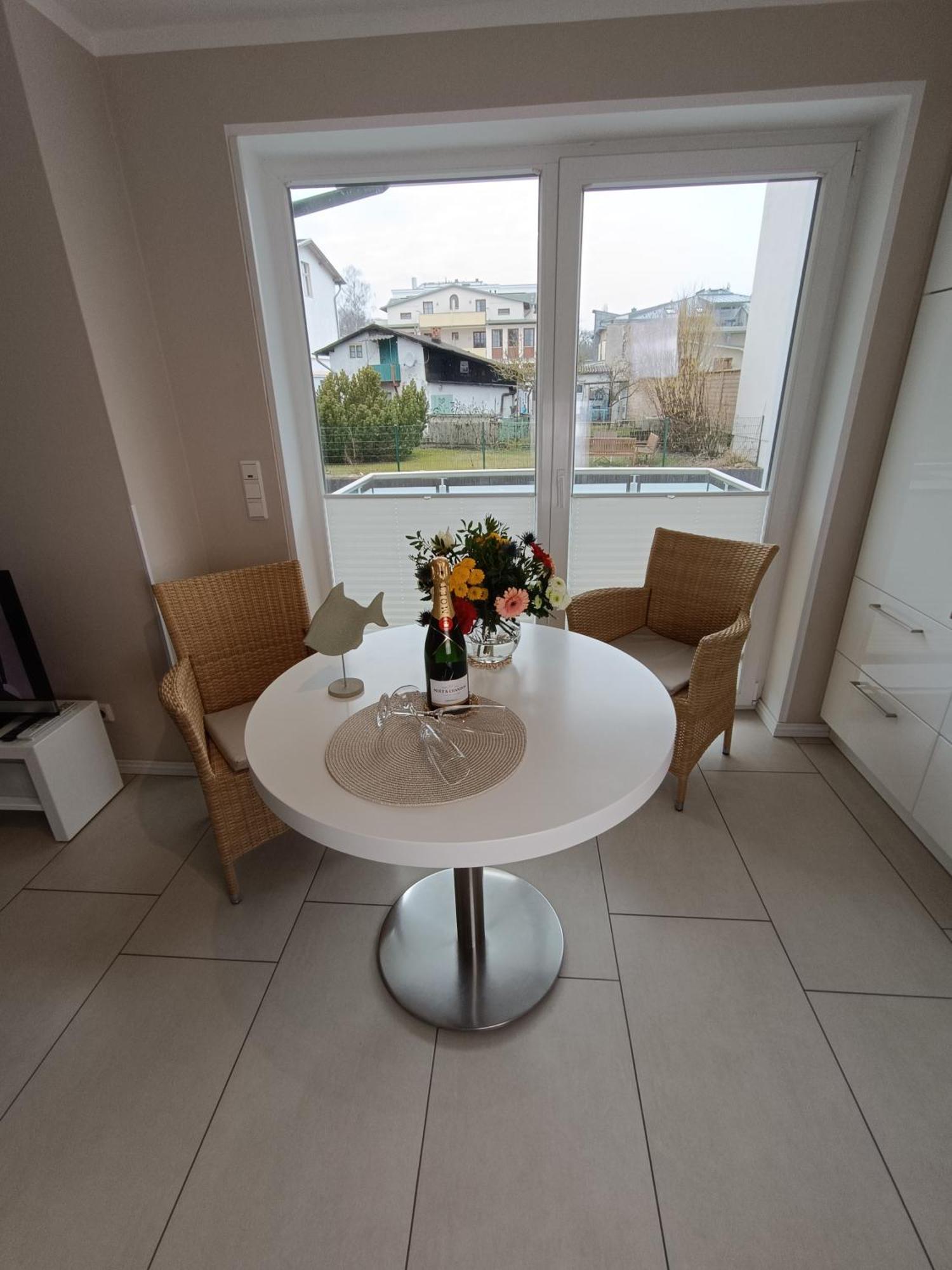 Haus Nemo - Appartement 5, Gemuetliches Appartement Mit Strandkorb, Strandnah 50 M Ostseebad Heringsdorf Exterior foto